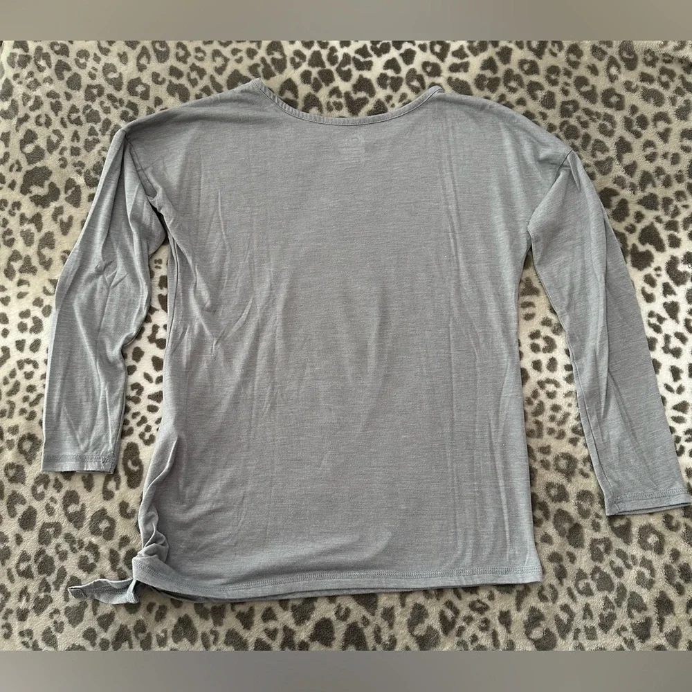 Old Navy Active Go Dry Long Sleeve Studio Graphic T-shirt in Gray Size XL 14